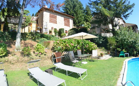 Il Nido: Eigentum, Haus, Gebäude, Grundeigentum, Hinterhof, Wohngebiet, Villa, Estate, Zuhause, Garten