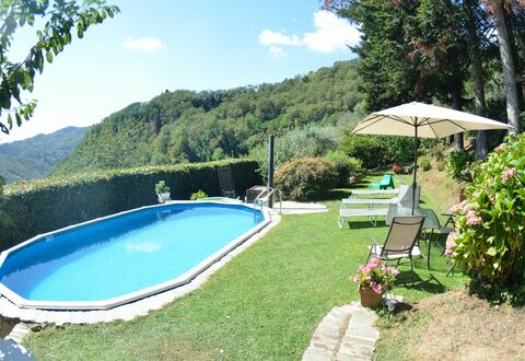 Il Nido: Schwimmbad, Eigentum, Grundeigentum, Haus, Freizeit, Hinterhof, Resort, Gras, Gebäude, Villa