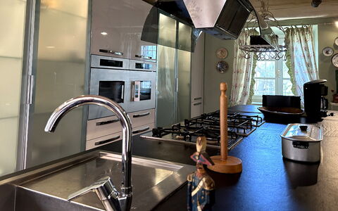 Borgo Bucatra Buonvento: Sinken, Zapfhahn, Countertop, Armatur, Cabinetry, Interior Design, Küche, Fussboden, Flooring, Haus