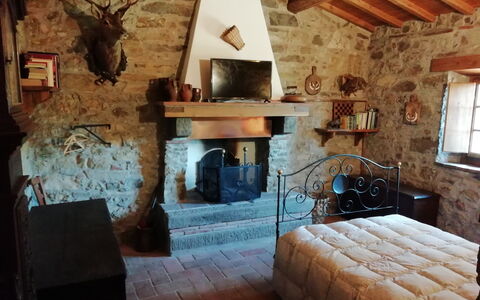 Vignoli: Zimmer, Eigentum, Interior Design, Wohnzimmer, Gebäude, Möbel, Haus, Kamin, Feuerstelle, Wand