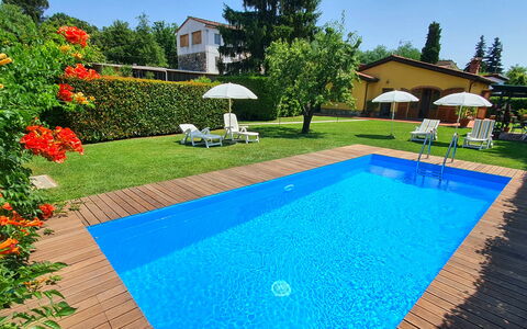 La Capannella: Wasser, Pflanze, Eigentum, Gebäude, Himmel, Schwimmbad, Natur, Azurblau, Baum, Schatten