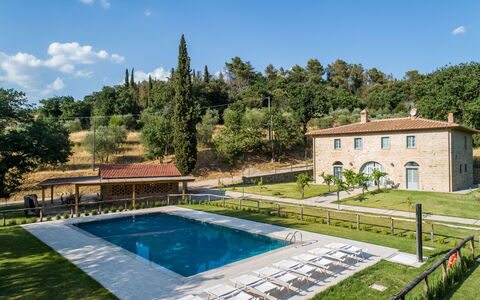 Villa Mezzavia: Schwimmbad, Eigentum, Estate, Gebäude, Haus, Grundeigentum, Die Architektur, Villa, Freizeit, Villa
