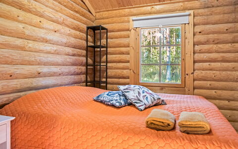 Villa Paloska, Cjoe054: Holz, Interior Design, Schlafzimmer, Bett, Fussboden, Möbel, Flooring, Decke, Holzbeize, Bettdecke
