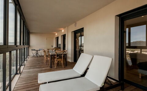 Porto Vecchio 123: Eigentum, Zimmer, Gebäude, Interior Design, Möbel, Haus, Fussboden, Grundeigentum, Die Architektur, Suite
