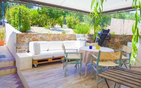 Villa Emanuele - Costarainera: Eigentum, Interior Design, Zimmer, Möbel, Haus, Grundeigentum, Gebäude, Tabelle, Zuhause, Wohnzimmer