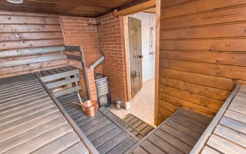 Villa Kaisla: Möbel, Interior Design, Flooring, Fussboden, Tabelle, Decke, Küche & Esszimmer Tisch, Beleuchtung, Stuhl, Zuhause