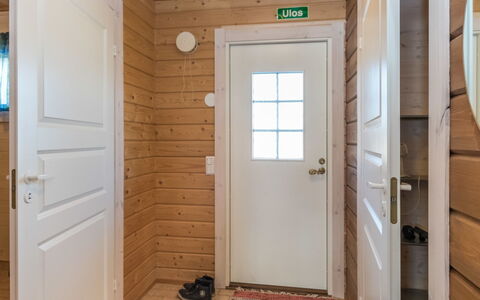 Villa Kaisla: Möbel, Interior Design, Flooring, Fussboden, Tabelle, Decke, Küche & Esszimmer Tisch, Beleuchtung, Stuhl, Zuhause