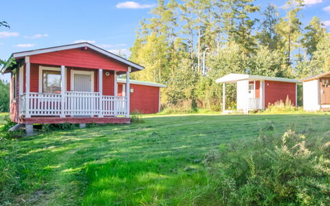 Villa Kaisla: Möbel, Interior Design, Flooring, Fussboden, Tabelle, Decke, Küche & Esszimmer Tisch, Beleuchtung, Stuhl, Zuhause