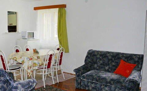 Michael: Möbel, Eigentum, Couch, Komfort, Tabelle, Interior Design, Holz, Flooring, Fussboden, Gebäude