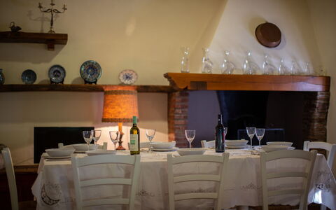 Villa i Cocciai: Zimmer, Restaurant, Eigentum, Möbel, Tabelle, Interior Design, Esszimmer, Gebäude, Haus, Stuhl