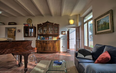 La Villa Di Ostra: Zimmer, Wohnzimmer, Eigentum, Möbel, Haus, Gebäude, Interior Design, Zuhause, Tabelle, Die Architektur