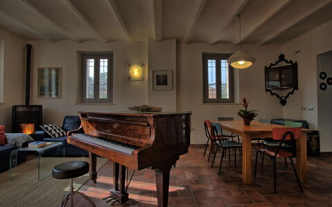 La Villa Di Ostra: Zimmer, Gebäude, Erholungsraum, Interior Design, Möbel, Tabelle, Spiele, Haus, Technologie