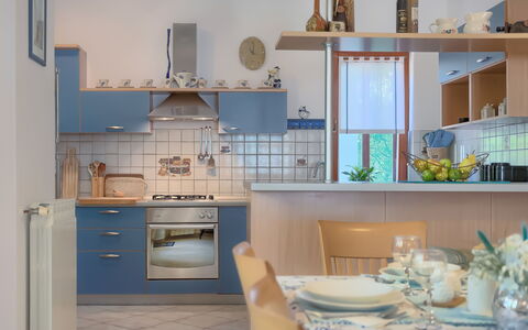 Corina: Blau, Zimmer, Eigentum, Türkis, Haus, Interior Design, Möbel, Küche, Gebäude, Zuhause
