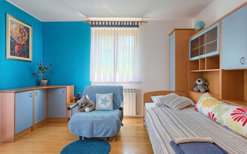 Corina: Möbel, Zimmer, Schlafzimmer, Bett, Blau, Eigentum, Interior Design, Bettdecke, Bettrahmen, Türkis