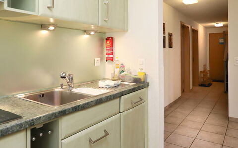 Belmi: Spüle, Zapfhahn, Sinken, Cabinetry, Eigentum, Countertop, Möbel, Armatur, Gebäude, Küche