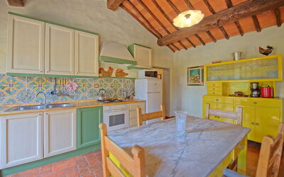 Terrazza: Cabinetry, Möbel, Eigentum, Küche, Holz, Interior Design, Tabelle, Die Architektur, Holzbeize, Flooring