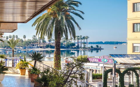 Maritimo: Eigentum, Baum, Gebäude, Palme, Grundeigentum, Die Architektur, \Stadt, Mischnutzung, Azurblau, Urlaub