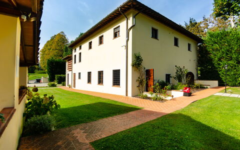 Casale 180: Eigentum, Haus, Zuhause, Gebäude, Grundeigentum, Estate, Die Architektur, Gras, Wohngebiet, Fassade