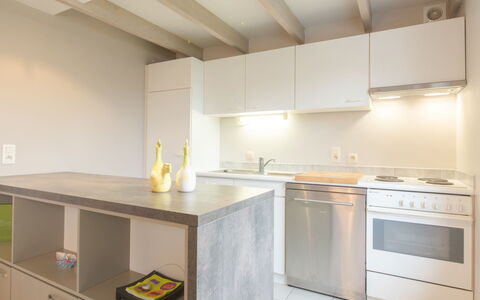 De Haan 220: Zimmer, Countertop, Eigentum, Küche, Cabinetry, Möbel, Interior Design, Gelb, Decke, Gebäude