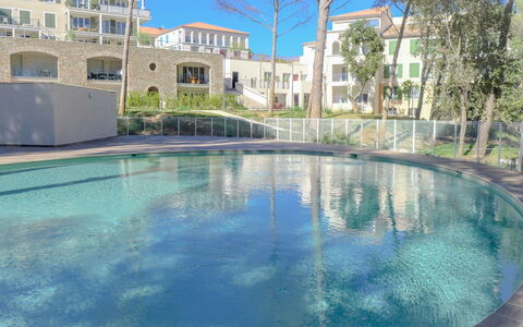 Cavalaire 355: Schwimmbad, Eigentum, Grundeigentum, Gebäude, Resort, \Stadt, Haus, Wasser, Wohnung, Zuhause
