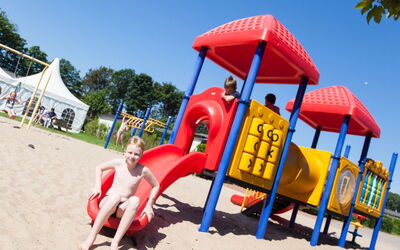 Noordwijk 108: Spielplatz, Spielmittel, Öffentlicher Raum, Spielplatz Rutsche, Menschliche Siedlung, Rutsche, Spass, Freizeit, Erholung, Abspielen