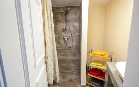 Pians 115: Zimmer, Eigentum, Wand, Fussboden, Grundeigentum, Haus, Gebäude, Interior Design, Badezimmer, Tür