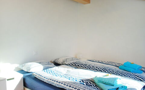 Cà dal Non: Schlafzimmer, Eigentum, Zimmer, Bettdecke, Möbel, Bett, Türkis, Wand, Haus, Bedding