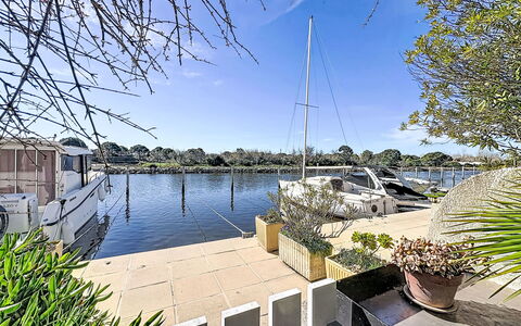 Marinas Beach: Wasser, Boot, Yachthafen, Watercraft, Wasserweg, Dock, Reflexion, Kanal, See, Hafen