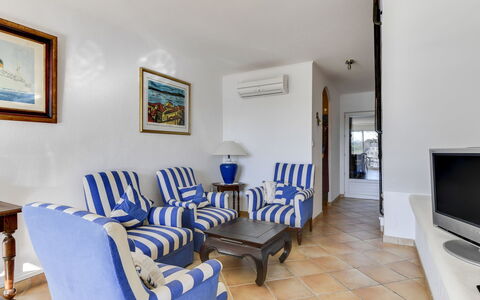 Marinas Beach: Zimmer, Eigentum, Gebäude, Möbel, Grundeigentum, Interior Design, Haus, Tabelle, Fussboden, Esszimmer