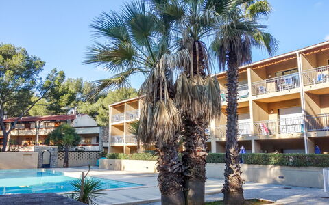 La Marina: Baum, Eigentum, Himmel, Palme, Haus, Zuhause, Arecales, Resort, Gehölz, Grundeigentum