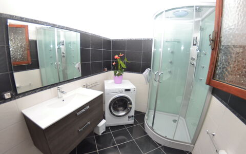 Ai Cuori: Badezimmer, Eigentum, Zimmer, Interior Design, Die Architektur, Toilette, Grundeigentum, Armatur, Gebäude, Haus