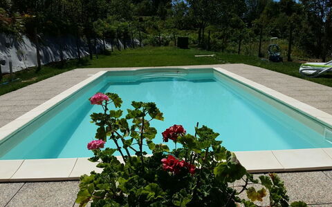 Ai Cuori: Schwimmbad, Eigentum, Gras, Freizeit, Hinterhof, Grundeigentum, Haus, Rechteck, Pflanze, Urlaub