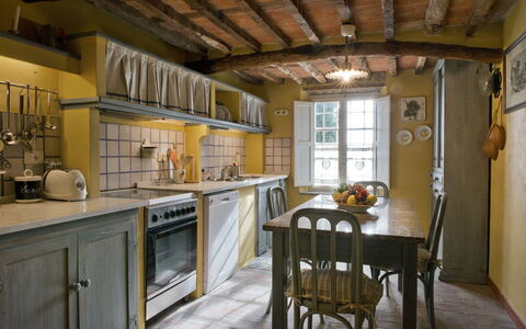 Borgo Antico Marina: Zimmer, Eigentum, Countertop, Gebäude, Küche, Möbel, Interior Design, Decke, Haus, Strahl