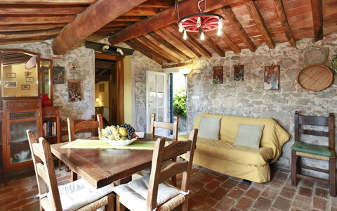 Borgo Antico Paolo: Eigentum, Zimmer, Gebäude, Interior Design, Möbel, Decke, Grundeigentum, Haus, Strahl, Esszimmer