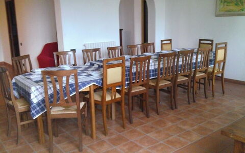 Villa Vaniglia Proprietà: Zimmer, Möbel, Tabelle, Eigentum, Küche & Esszimmer Tisch, Stuhl, Esszimmer, Fussboden, Hartholz, Restaurant