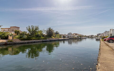 Sol i Canal: Gewässer, Wasserweg, Wasser, Himmel, Kanal, Wasservorräte, Fluss, Daytime, Reflexion, Bank