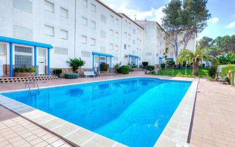 Residencial Magda Park: Schwimmbad, Eigentum, Gebäude, Grundeigentum, Haus, Wohnung, Freizeit, Resort, Wohngebiet, Zuhause