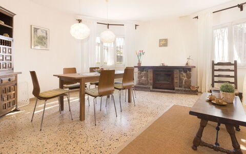El Dorado Playa - Villa Degas: Zimmer, Eigentum, Möbel, Interior Design, Gebäude, Wohnzimmer, Fussboden, Tabelle, Esszimmer, Haus