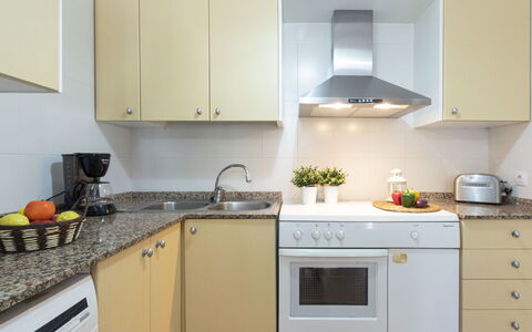 Coquetó: Countertop, Cabinetry, Spüle, Eigentum, Sinken, Küche, Küchengerät, Herd, Haushaltsgerät, Zapfhahn