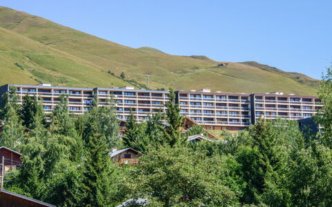 Simiane: Himmel, Berg, Gebäude, Steigung, Baum, Grundstueck, Vegetation, Hochland, Natürliche Landschaft, Bergforms