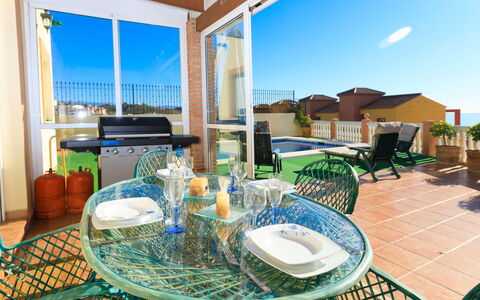 Villa Jazmin: Blau, Gelb, Balkon, Holzbeize, Hotel, Zimmerpflanze
