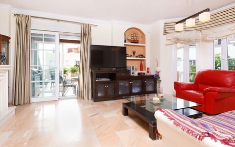 Villa Jazmin: Blau, Gelb, Balkon, Holzbeize, Hotel, Zimmerpflanze