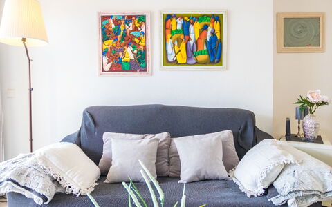 Vista al Mar: Zimmer, Möbel, Schlafzimmer, Interior Design, Gelb, Eigentum, Wohnzimmer, Couch, Wand, Bett