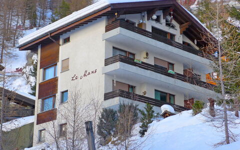 Le Mans: Eigentum, Winter, Haus, Schnee, Gebäude, Grundeigentum, Zuhause, Die Architektur, Wohnung, Dach