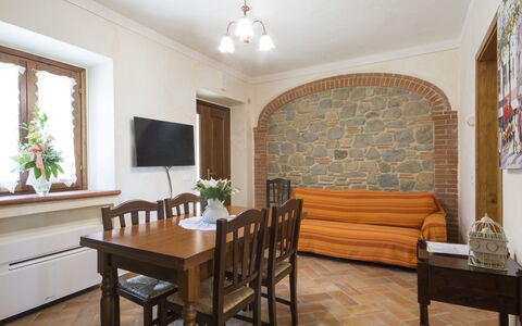 Giglio: Zimmer, Eigentum, Möbel, Interior Design, Gebäude, Fussboden, Decke, Esszimmer, Tabelle, Wand