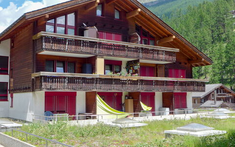 Zermatt 71: Haus, Eigentum, Gebäude, Zuhause, Grundeigentum, Die Architektur, Dach, Bergstation, Holz, Ländliches Gebiet