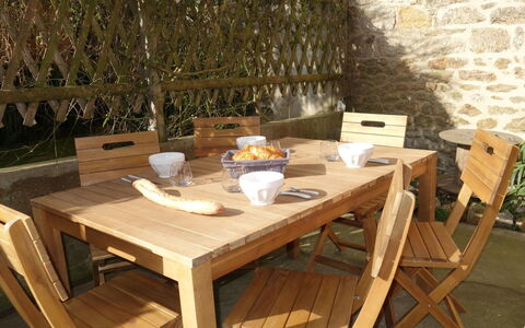 Dinard 189: Möbel, Tabelle, Tisch Im Freien, Zimmer, Eigentum, Esszimmer, Kaffetisch, Küche & Esszimmer Tisch, Stuhl, Holz
