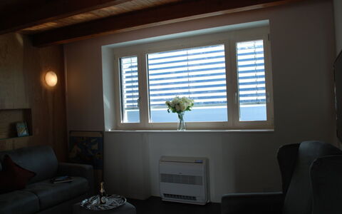 Rossella: Zimmer, Eigentum, Interior Design, Daylighting, Möbel, Wohnzimmer, Fenster, Zuhause, Haus, Gebäude