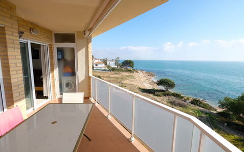 Ona de Mar: Eigentum, Balkon, Gebäude, Grundeigentum, Haus, Zimmer, Wohnung, Fenster, Zuhause, Geländer