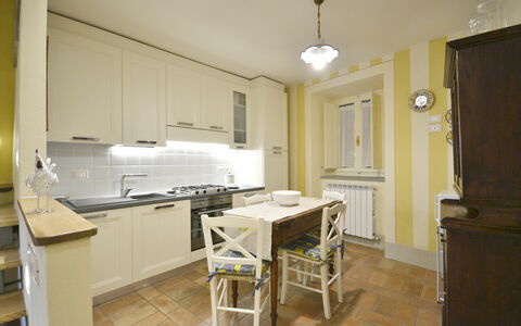 Appartamento Maccari: Eigentum, Zimmer, Möbel, Gebäude, Küche, Fussboden, Cabinetry, Countertop, Interior Design, Haus